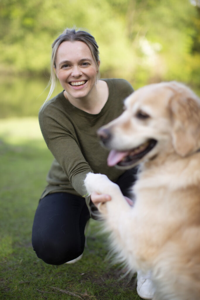 Frau mit Hund